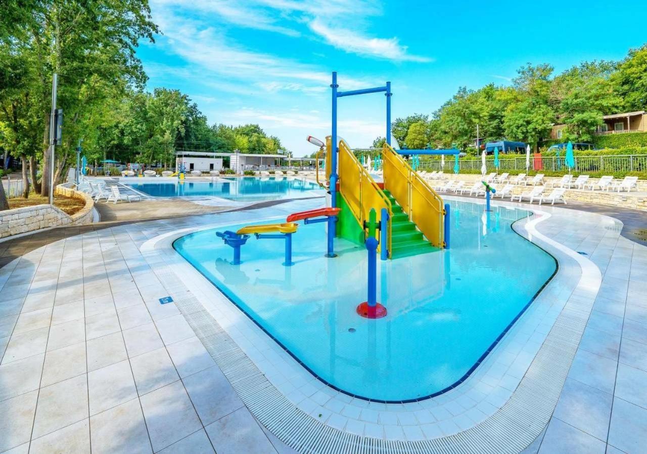 Camping Bijela Uvala - Eurocamp I Homair 波雷奇 外观 照片