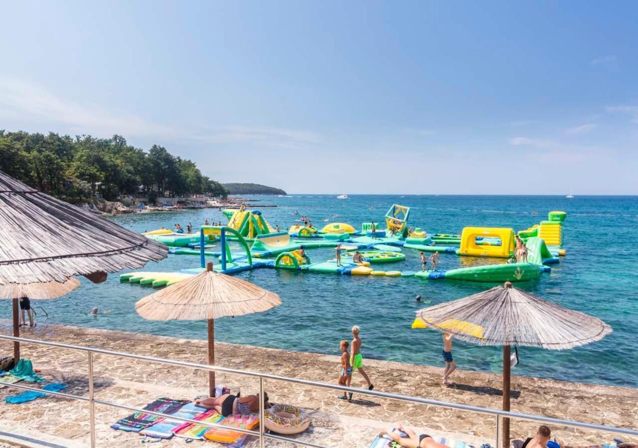 Camping Bijela Uvala - Eurocamp I Homair 波雷奇 外观 照片