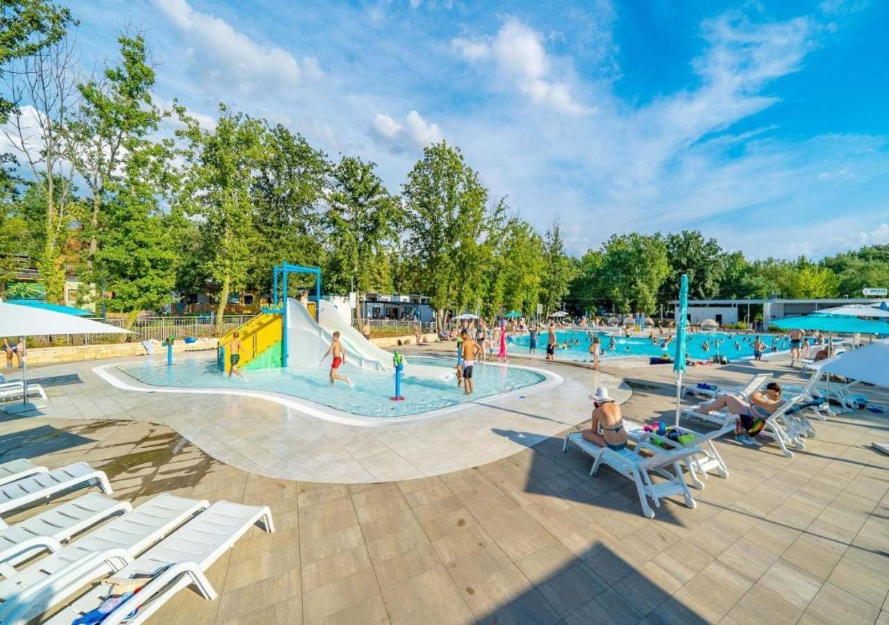Camping Bijela Uvala - Eurocamp I Homair 波雷奇 外观 照片