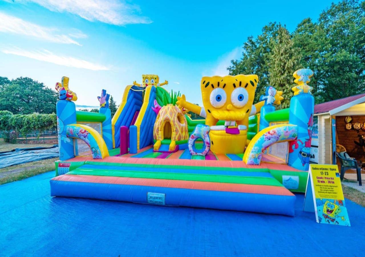 Camping Bijela Uvala - Eurocamp I Homair 波雷奇 外观 照片