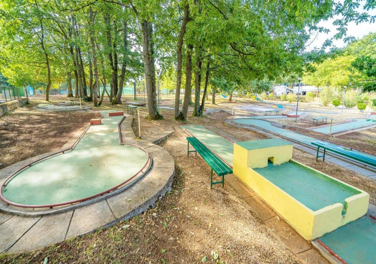Camping Bijela Uvala - Eurocamp I Homair 波雷奇 外观 照片
